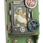 Κλειδοθήκη ξύλινη και φωτογραφοθήκη με κρεμάστρα